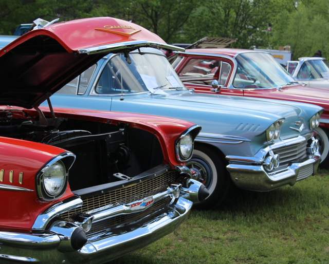 Antique Car Show & Flea Market at Linvilla Orchards