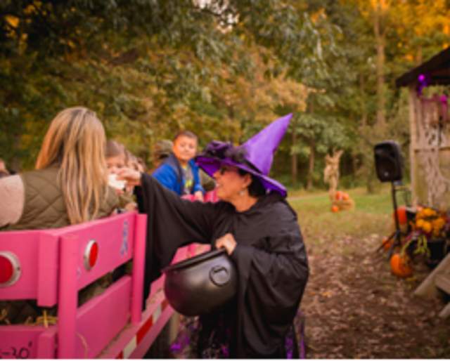 Hayrides to the Witch’s House at Linvilla Orchards