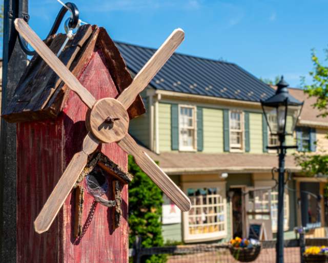 Best of the Nest: Birdhouse Competition & Display