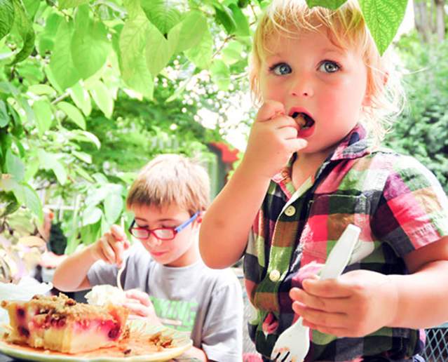 12 Farm-Fresh, Locally-Sourced, Healthy Places to Eat & Shop