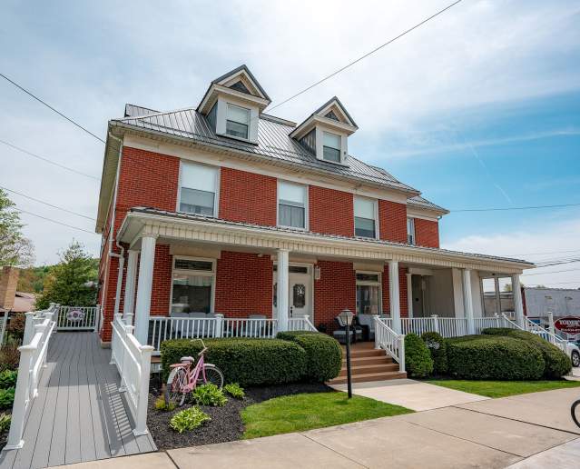 Yoder's Guest House Exterior