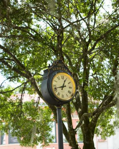 SEBRING-DOWNTOWN-CLOCK