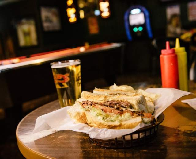 Cotton Bottom Garlic Burger