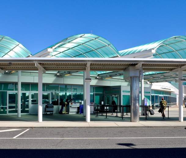 MacArthur Airport