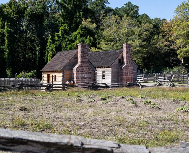 Cabins at American Revolution Museum