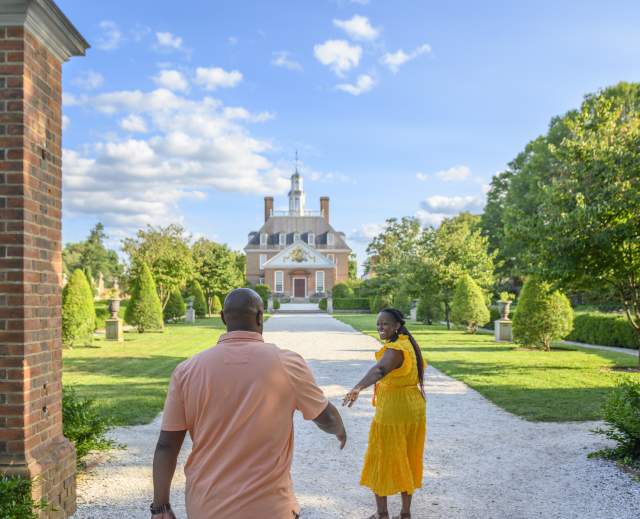 Couple at the Governor's Palace Gate at Colonial Williamsburg