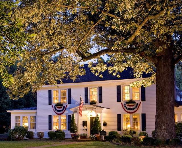 A Williamsburg White House Inn Bed and Breakfast