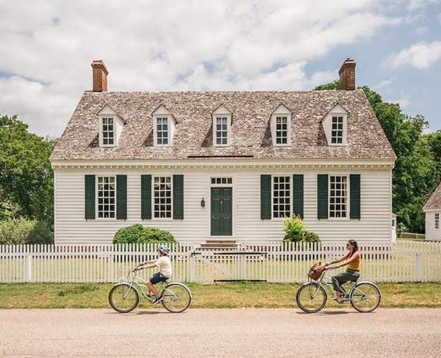 Influencer - Jessica Human - Biking
