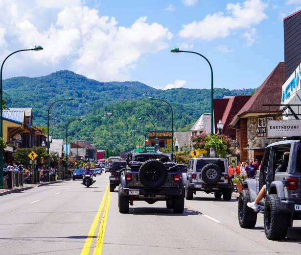Jeeps in downtown gatlinburg