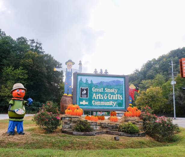 Arts & Crafts Community sign in fall