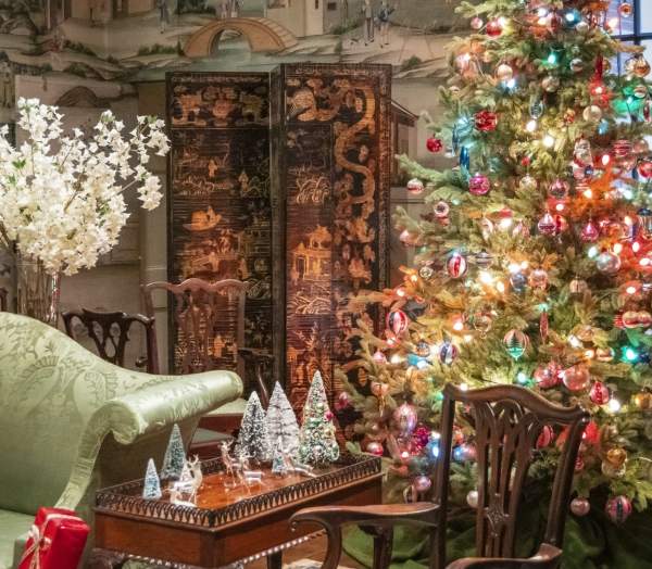 Cheery Chateaus: du Pont Mansions & Gardens