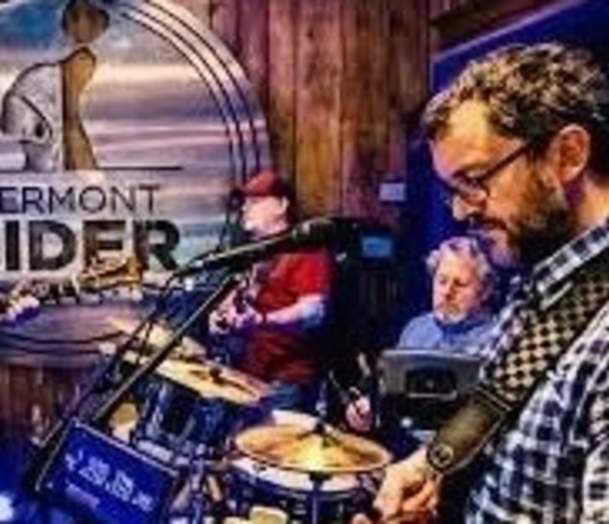 Cluckin' & Pluckin' ft. Lloyd Tyler Band