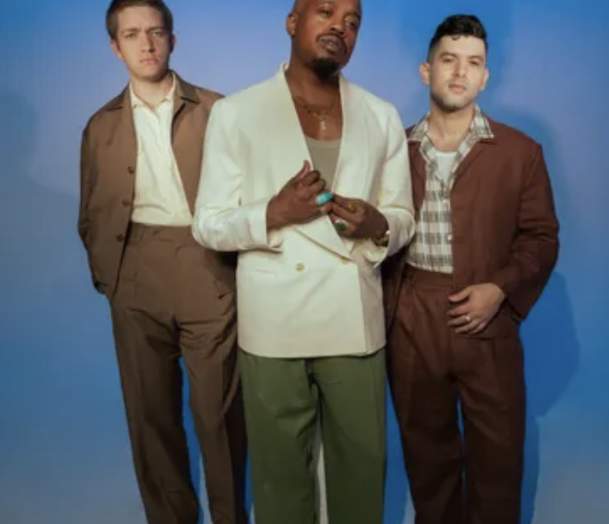 Durand Jones & The Indications