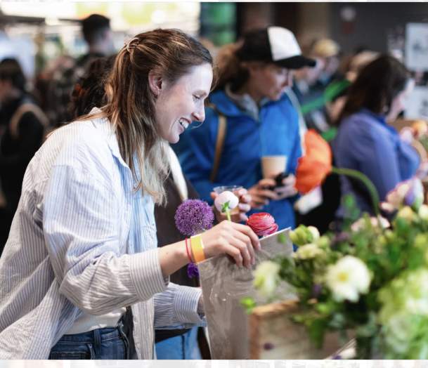 Bloom Flower & Home Market