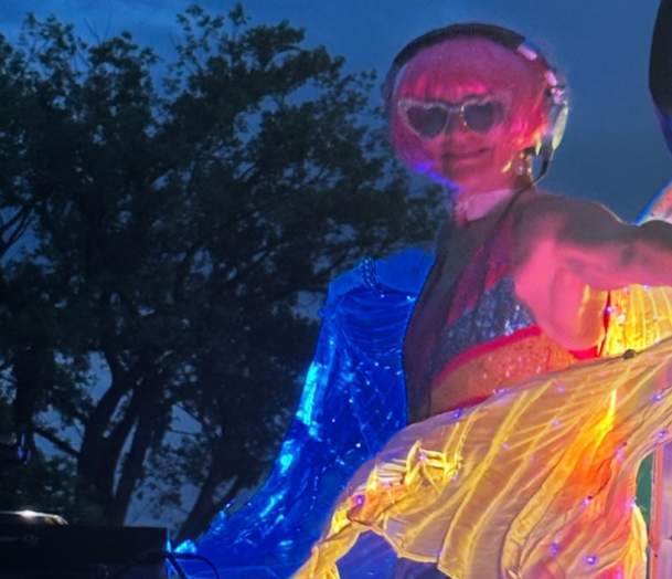 Splash Dance: DJ Love