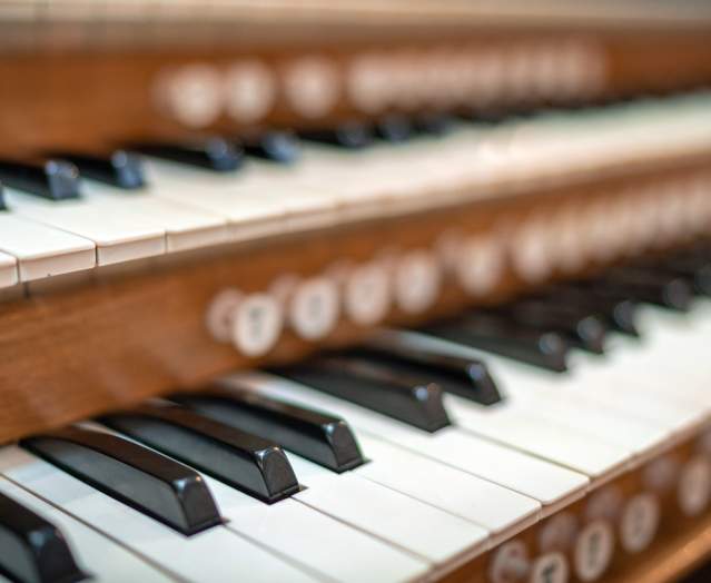 Belfast-Cathedral organ keys