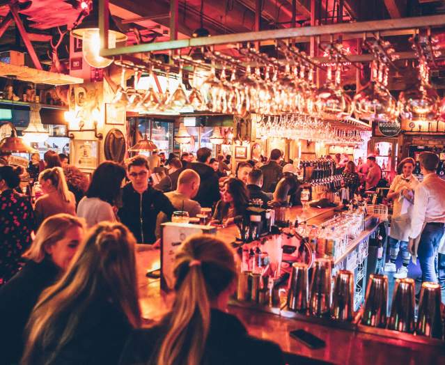 The Belfast 12 Pubs of Christmas Pub Crawl