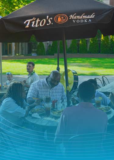 Friends walking - Downtown