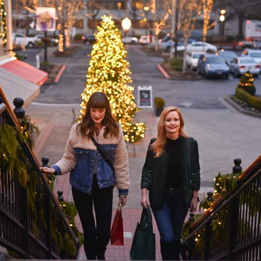 Discover Eugene's Best Holiday Traditions