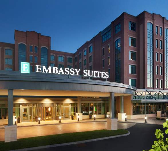 Exterior photo of the hotel at dusk