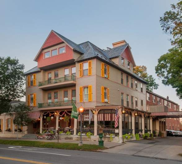 Inn at Saratoga Exterior
