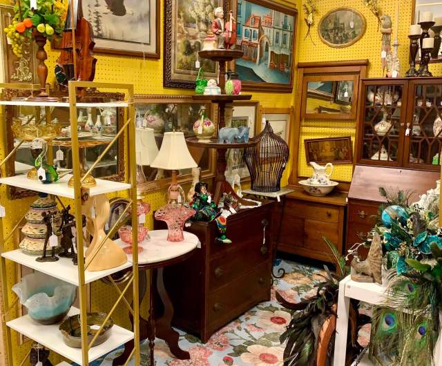 Rooster Town Antique & Vintage Mall