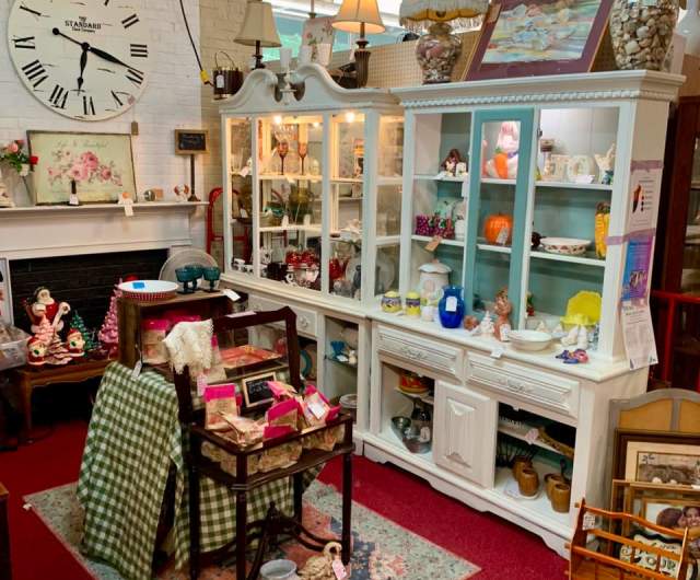 Rooster Town Antique & Vintage Mall