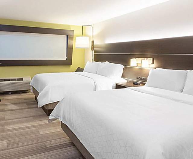 Holiday Inn Express Fayetteville South