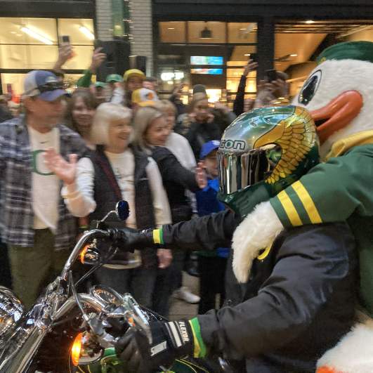 Where to Watch Duck Football Games
