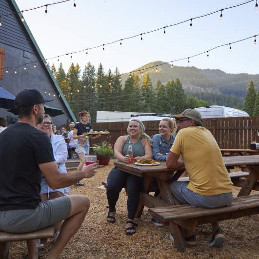 Obsidian Grill Restaurant at McKenzie General Store