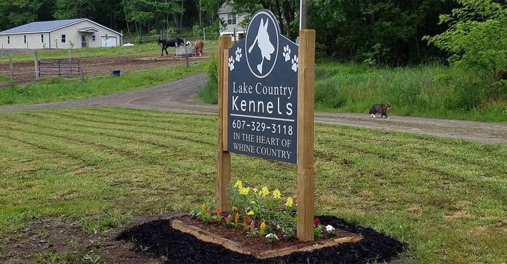 Lake Country Kennels - Roadside Sign