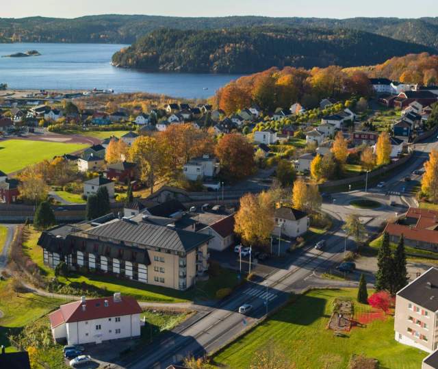 Dronebilde som viser Clarion Collection Park Halden