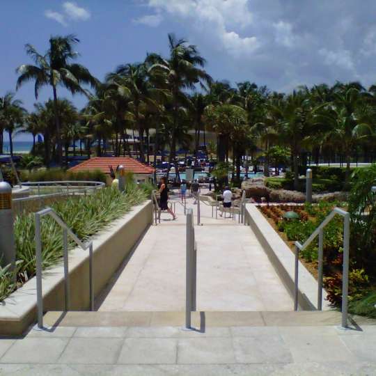 Harbor Beach Marriott Resort & Spa lawn (low-res)