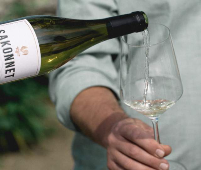 Buy Local Sakonnet Vineyards