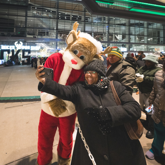 Milwaukee Deer District Holiday Market: What to See, Do, Drink and Chew
