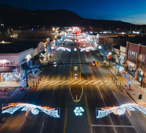 Cedar City Downtown lit up for the holidays