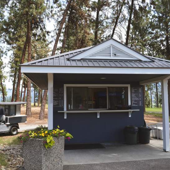 Tee Off Your Taste Buds: 5 Must-Try Golf Course Snack Shack Items in Kelowna