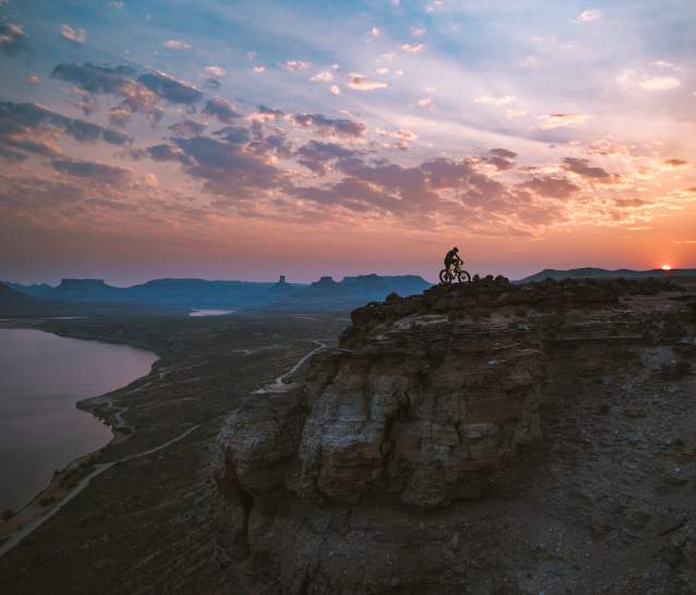 Salt to Stone: An Unforgettable Drive Across western Wyoming