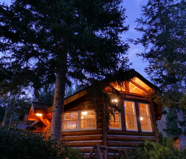 East Yellowstone Valley Chamber Lodging