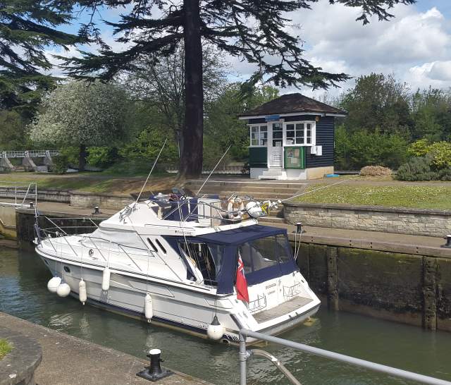 Bell Weir Lock