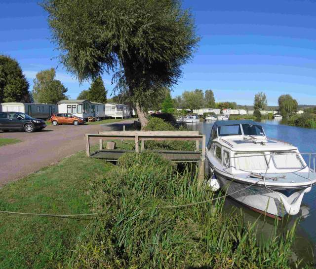 Bablock Hythe Caravan Park
