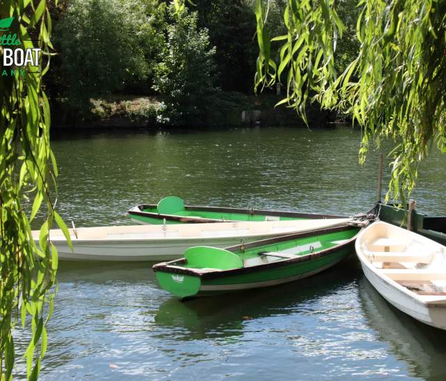 The Little Green Boat Company - Rowing