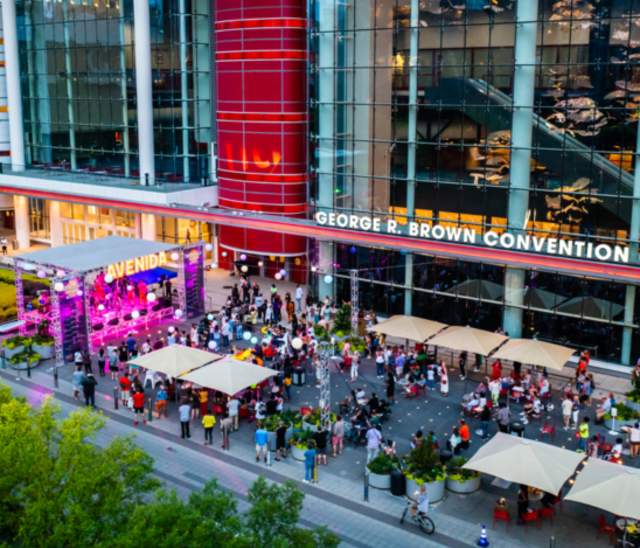 Party on the Plaza: A Night of Music and Fun
