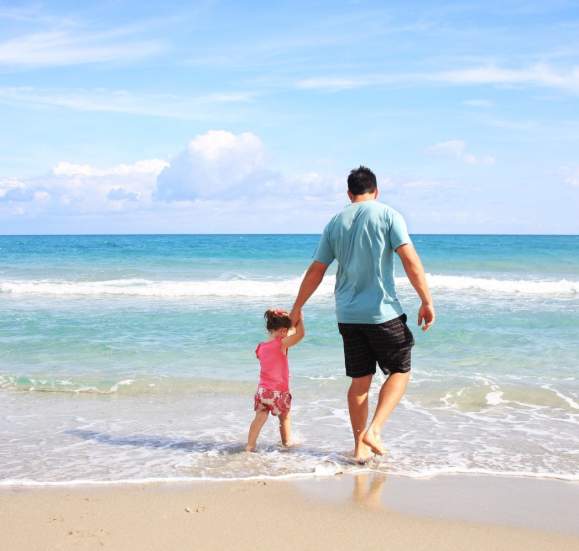 sea-sunny-beach-sand father & daughter