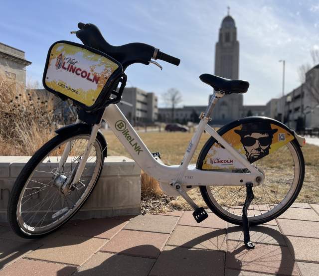 Visit Lincoln bike in front of capitol