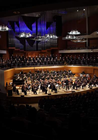 Innovative ‘rush hour’ performances by the full  forces of the Hallé at The Bridgewater Hall