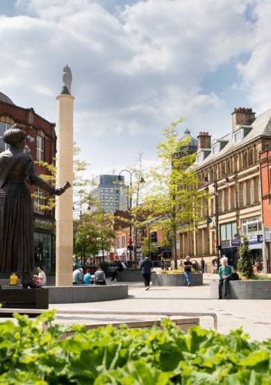 Manchester to Oldham: A Simple Day-Trip Itinerary