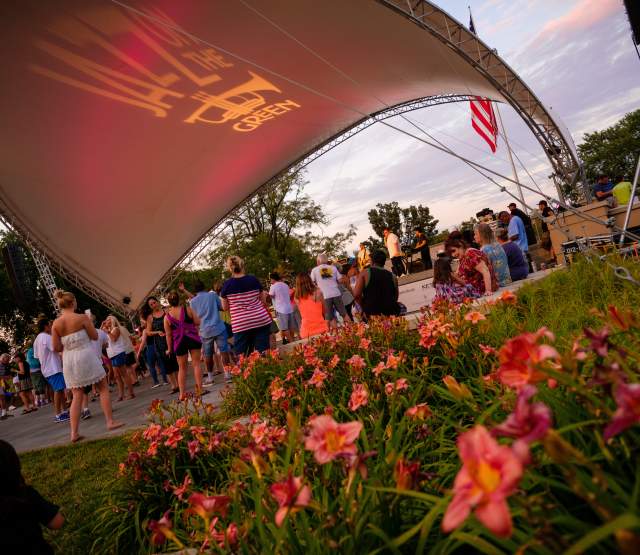 Jazz on the Green at Midtown Crossing