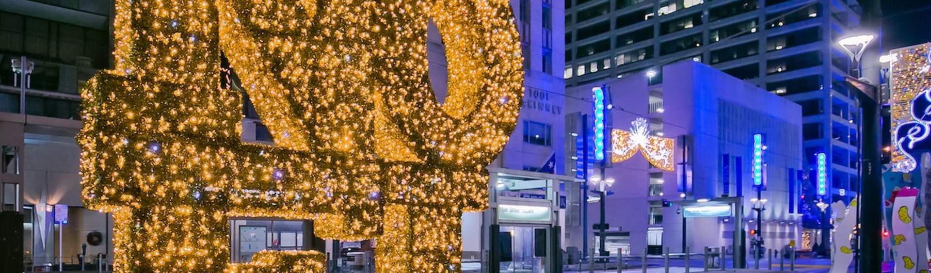 Celebra las Fiestas en Downtown Houston, image size:1920x563