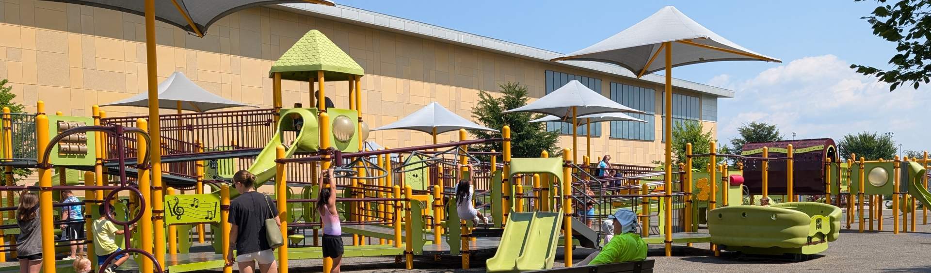 当選品‼️】YOASOBI Quadratic Playground Madisons_Place_Playground_2025